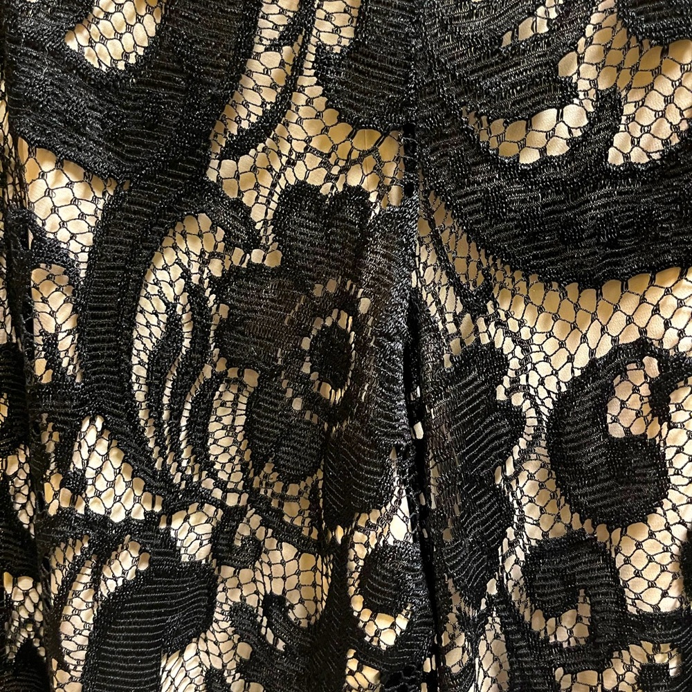 Alice + Olivia Lace Pattern Wide Leg Pants - Picture 14 of 15
